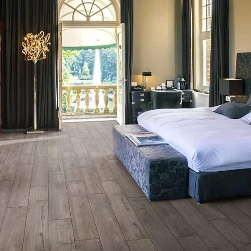 ТИК НОСТАЛЬЖИ СЕРЕБРЯНЫЙ ЛАМИНАТ  KRONOTEX  EXQUISIT ламинат для пола